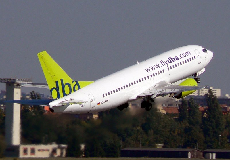 DBA B 737-329 D-ADII am 23.09.2006 beim Start in Berlin-Tegel