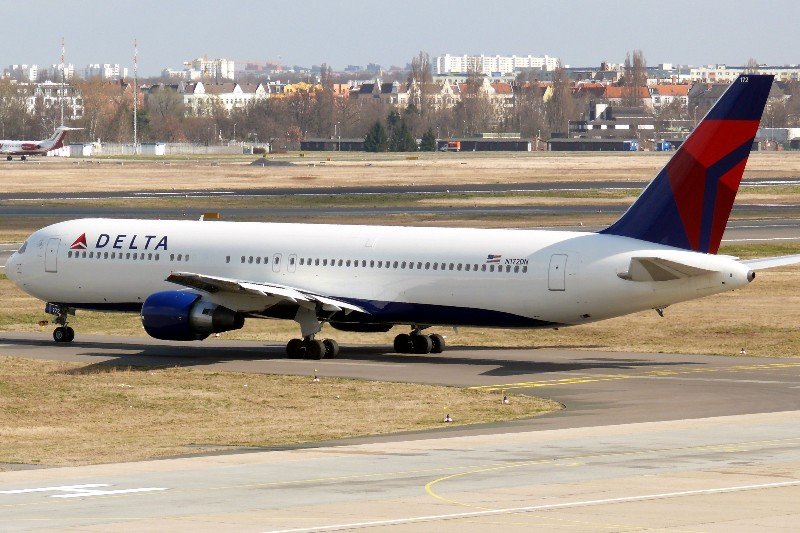 Delta 763 N172DN - neues Delta-Design - Berlin TXL 19.03.2008