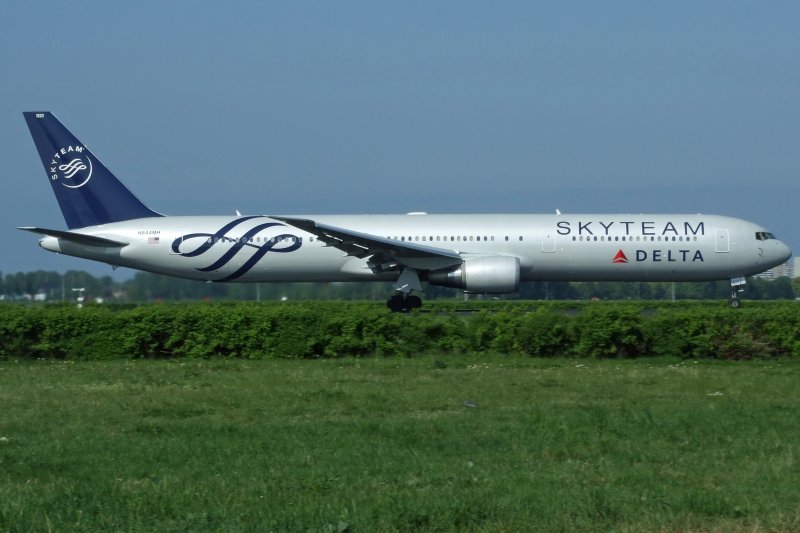 Delta Airlines N844MH mit Aufschrift  Skyteam  In Amsterdam