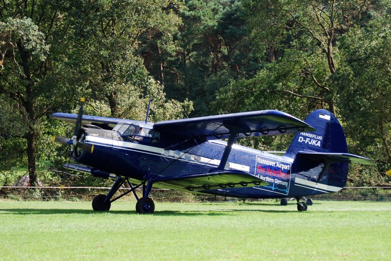 Der grte einmotorige Doppeldecker der Welt die Antonow An-2 beim Flugtag 2008 auf dem Flugplatz Weser-Wmme am 30.08.08