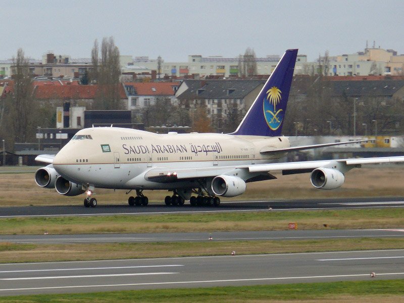 Der Knig von Saudiarabien verlt Berlin am 09.11.2007 - hier abgebildet die B 747SP HZ-HM1B