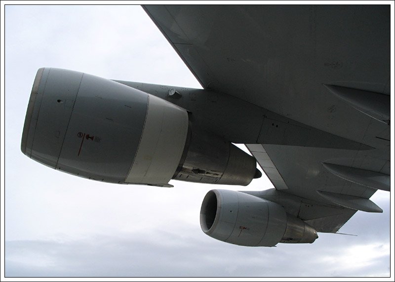 Detail der Boing 747. So fliegen die bei uns übers Haus ;-) 17.12.2005 (Jonas)