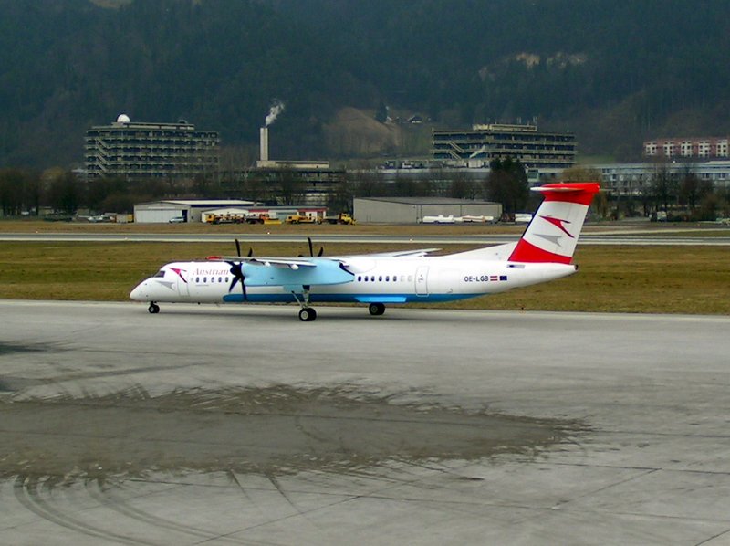 DHC8-402Q Dash 8 der Austrian Arrows (OE-LGB) fotografiert am Flughafen Innsbruck Kranebitten am 08.03.08.