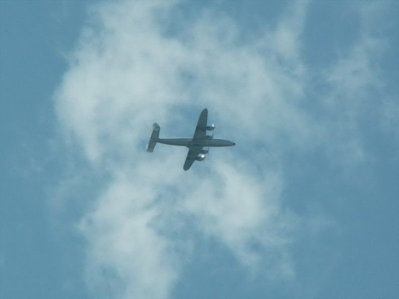 Die  Breitling  Super Constallation(Super Connie)am 26.08.07 ber dem Churer Rheintal/CH