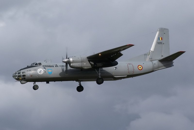 Diese AN30 kehr nach einem  Open Skies  Einsatz nach Geilenkirchen zurck. Sie gehrt zur rumnischen Luftwaffen. Das Foto stammt vom 18.10.2007