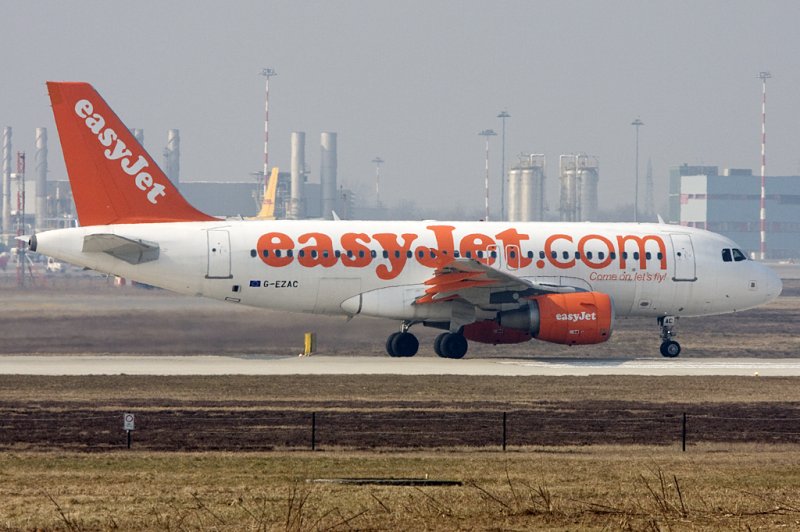 Easy Jet, G-EZAC, Airbus, A319-111, 28.02.2009, MXP, Mailand-Malpensa, Italy
