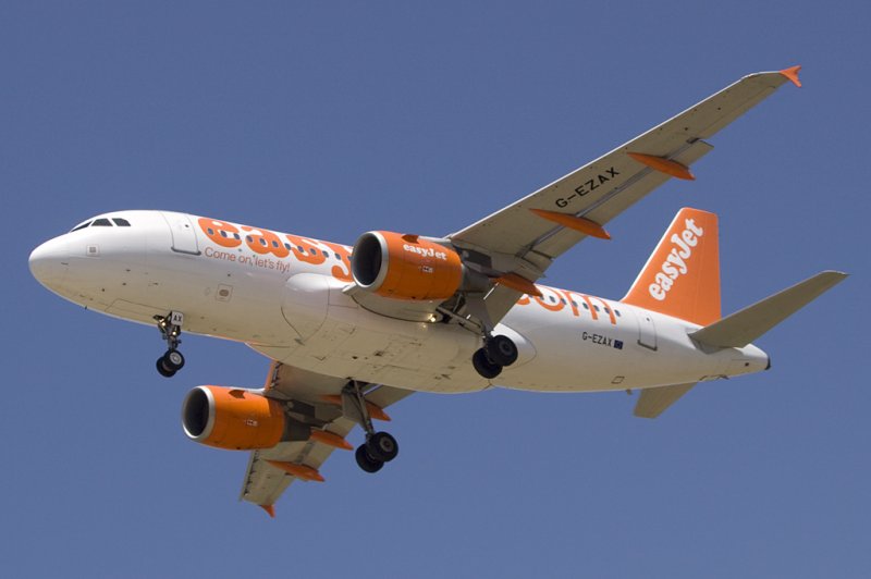 Easy Jet, G-EZAX, Airbus, A319-111, 13.06.2009, BCN, Barcelona, Spain 

