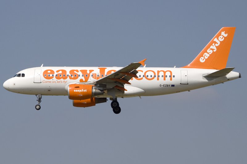 Easy Jet, G-EZBY, Airbus, A319-111, 17.06.2009, TLS, Toulouse, France 

