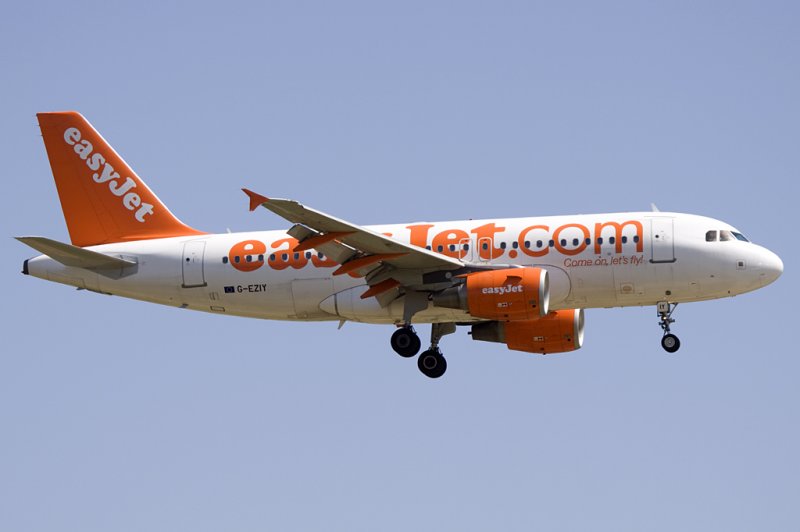 Easy Jet, G-EZIY, Airbus, A319-111, 13.06.2009, BCN, Barcelona, Spain 

