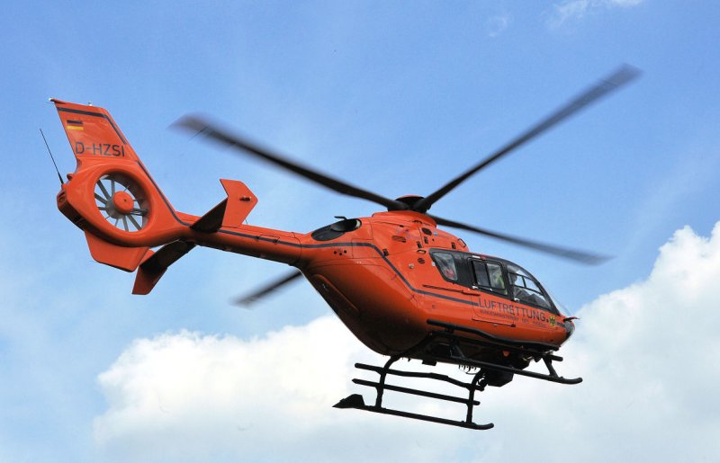 EC 135 beim Start nach Aufnahme eines Verletzten - 07.08.2009