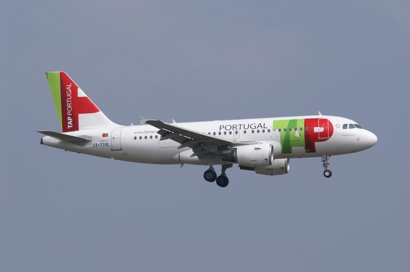 Ein Airbus A-319-111  der TAP Air Portugal mit der Kennung CS-TTQ aufgenommen am 04.04.09 am Zricher Flughafen.