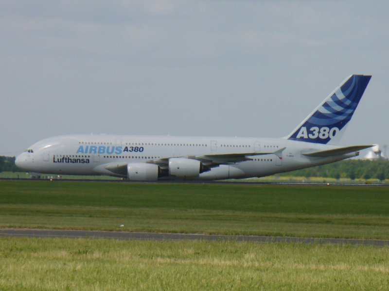 Ein Airbus A380 bei der ILA 2006 in Berlin Schnefeld