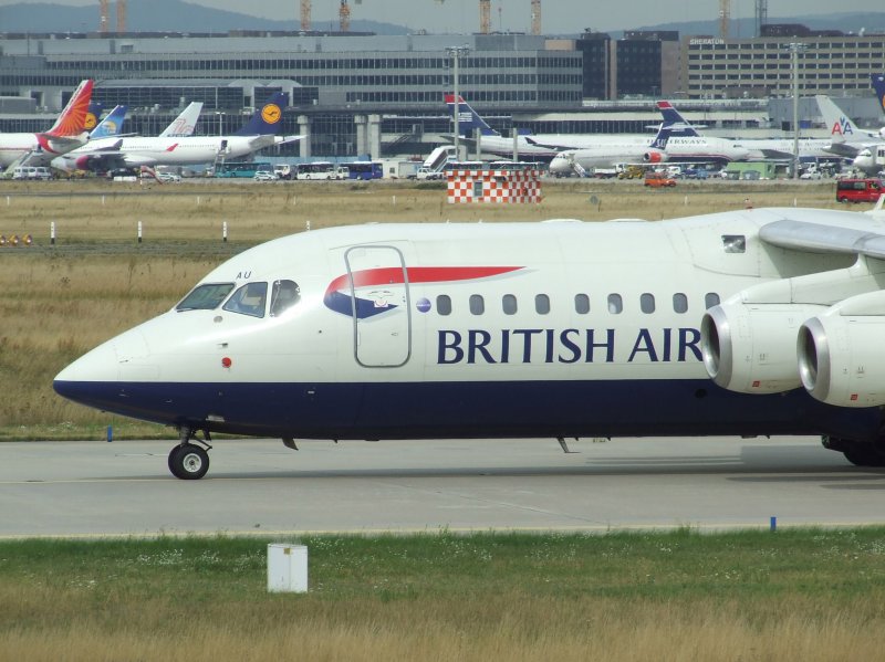 Ein BAe 146-300 der British Airways auf dem Rollfeld des Frankfurter Flughafens (FRA) am 07.08.2008.