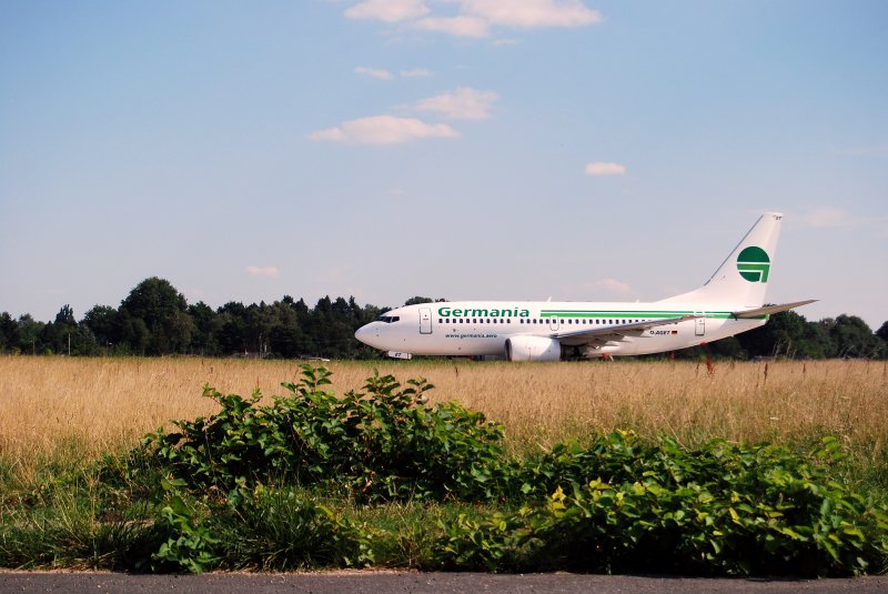 Ein Boeing 737 der Germania aufgenommen in Hamburg Fuhlsbttel am 27.07.08