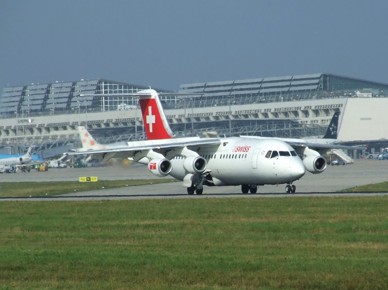 Ein Jumbolino der SWISS bei der Landung in Stuttgart am 30.08.20008.