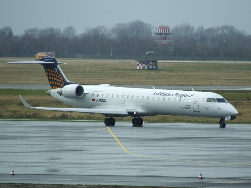 Ein Lufthansa City Line Canadair Jet am 22.12.2008 in Dsseldorf.