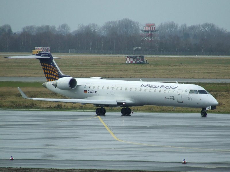 Ein Lufthansa City Line Canadair Jet am 22.12.2008 in Dsseldorf.