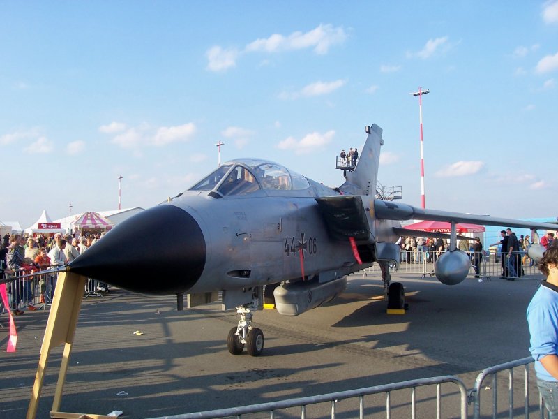 Ein Tornado der deutschen Bundeswehr auf den Airportdays am 16.09.07 in Hamburg.
