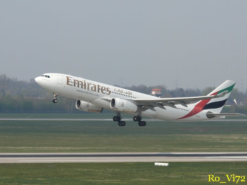 Emirates; AG-EAG. Flughafen Dsseldorf. 06.04.2007.