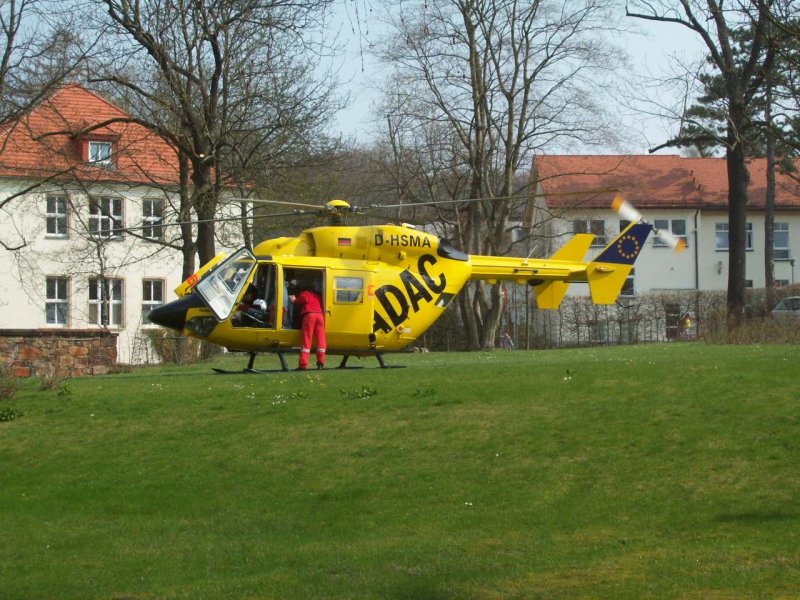 Eurocopter BK-117 B2 D-HSMA am Klinikum Bethanien Chemnitz