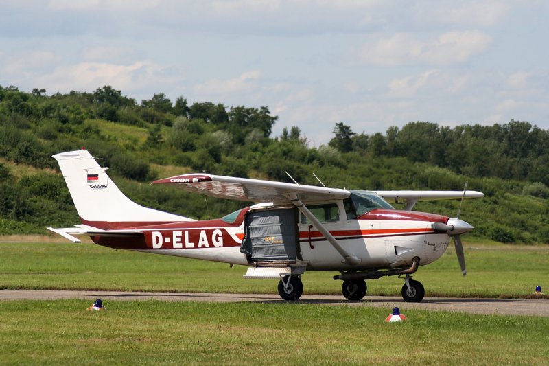 Flugplatzfest Freiburg 2007.
Fallschirmspringermaschine.