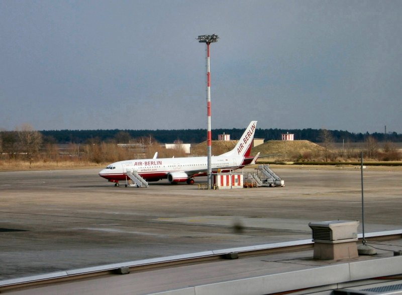 Flugzeug  der Fluggesellschaft AIR BERLIN auf den Flughafen Berlin-Schnefeld 2006