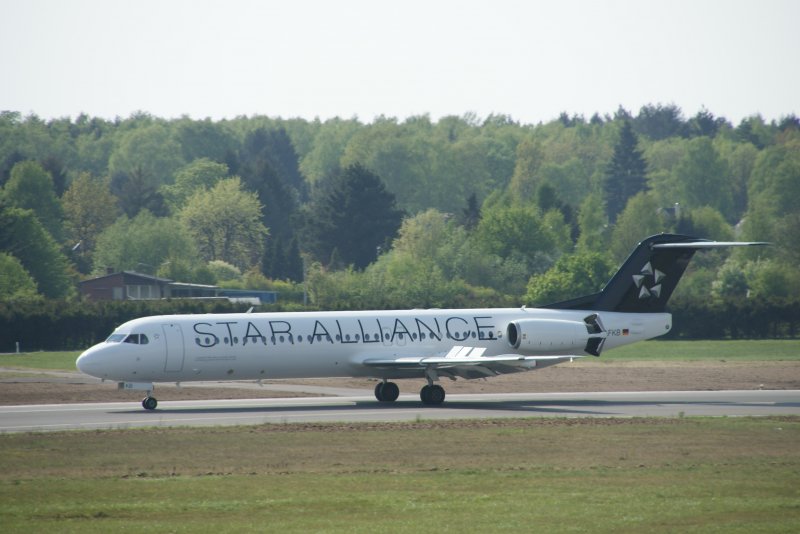 Fokker 100 der Star Alliance