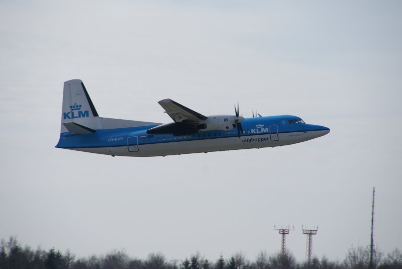 Fokker 50 der KLM auf dem Weg nach Amsterdam