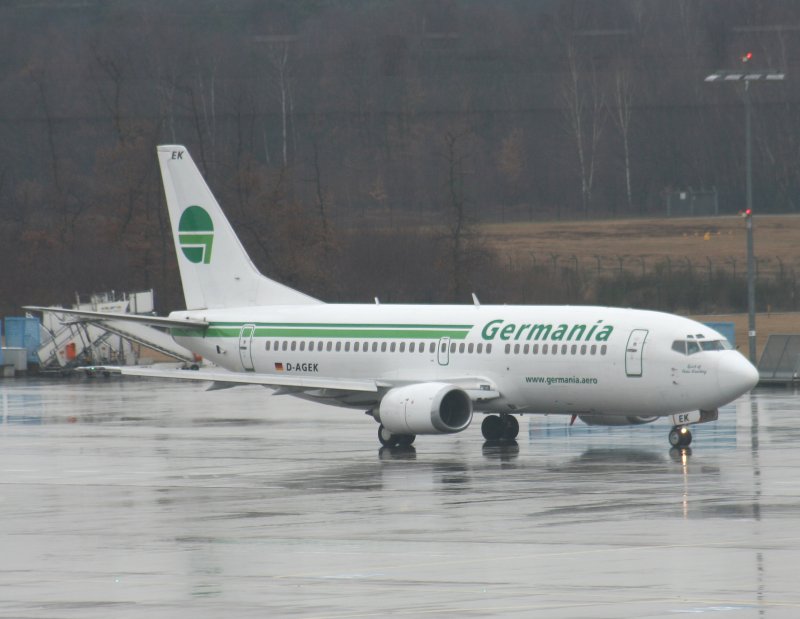Germania B 737-3M8 D-AGEK im strmenden Regen am 10.03.2009 auf dem Flughafen Kln-Bonn