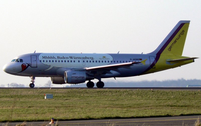 Germanwings A 319-112 D-AKNM   Mhhhh,Baden- Wrttemberg   am 25.03.2007 kurz vor dem Start auf dem Flughafen Berlin-Schnefeld