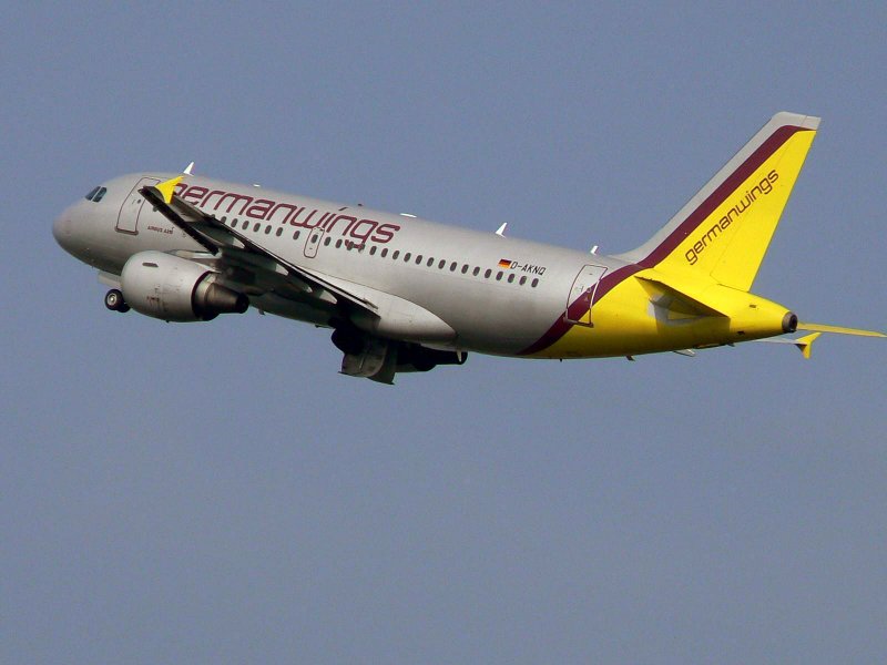 Germanwings A 319-112 D-AKNQ beim Start in Berlin-Schnefeld am 07.09.2006