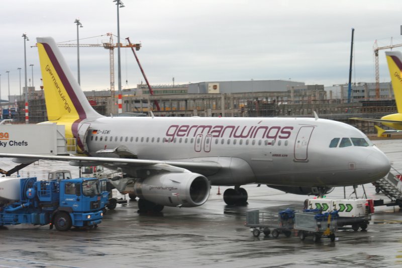 Germanwings A 319-132 D-AGWI am 10.03.2009 im strmenden Regen auf dem Flughafen Kln-Bonn
