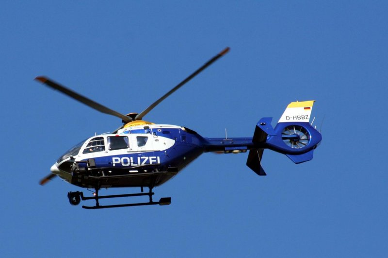 Germany-Police EC-135 D-HBBZ am 04.08.2007 ber den Spottern am Flughafen Berlin-Schnefeld