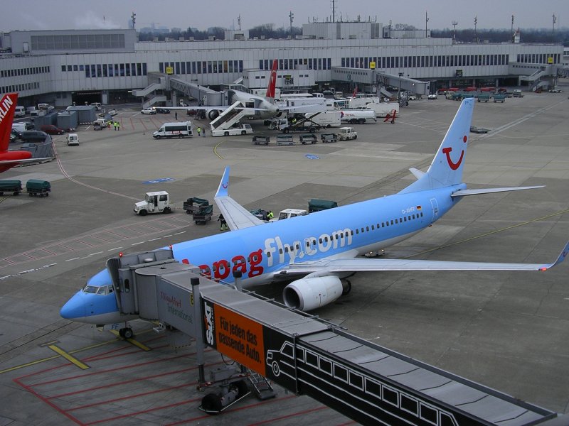 Hapag Fly.com im Dsseldorfer Airport.(27.01.2008) 
