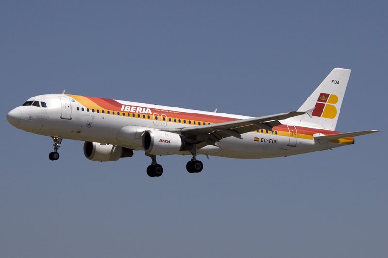 Iberia, EC-FDA, Airbus, A320-211, 13.06.2009, BCN, Barcelona, Spain 

