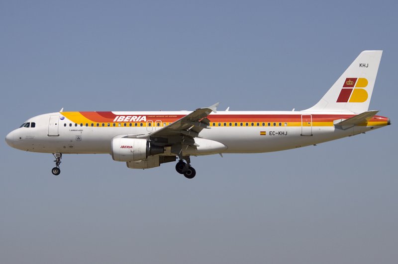 Iberia, EC-KHJ, Airbus, A320-214, 13.06.2009, BCN, Barcelona, Spain 

