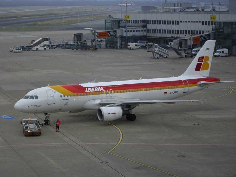 Iberia wird in Roll-Postion gebracht.(Dsseldorf 27.01.2008)