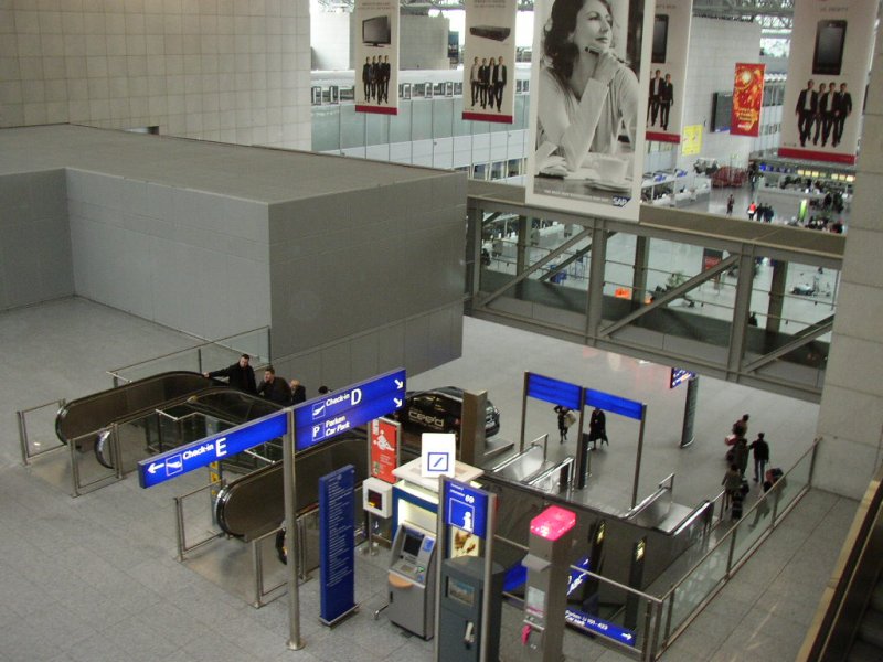irgendwo im Terminal 2 von Frankfurt Airport. 29.01.08!!!
