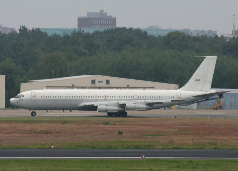 Isreal Air Force B 707-3P1C 264 auf dem Weg zum Start in Berlin-Tegel am 28.06.2009, Video unter Flugzeugvideos.eu