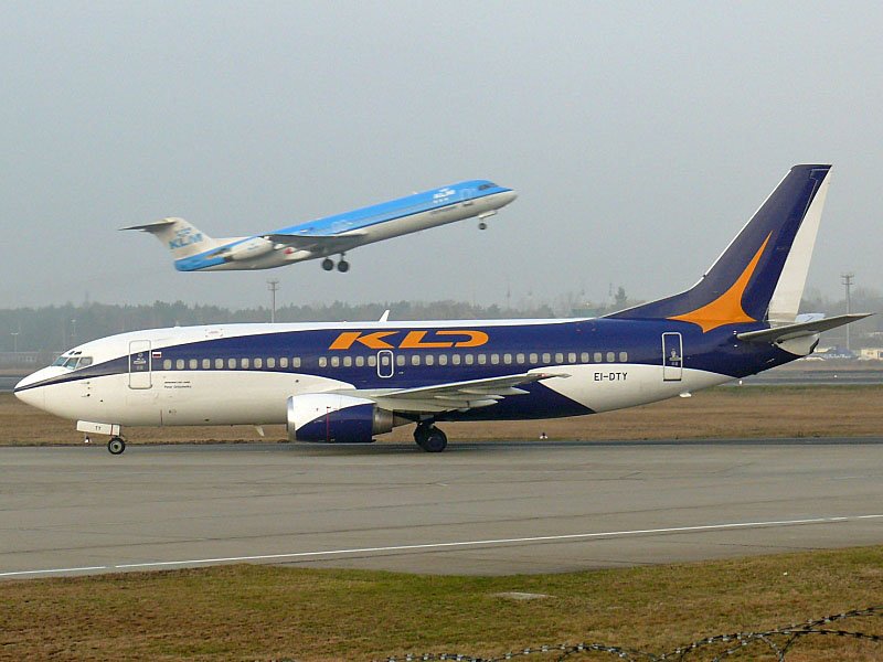 Kaliningrad Avia 733 EI-DTY Berlin TXL 21.12.2007