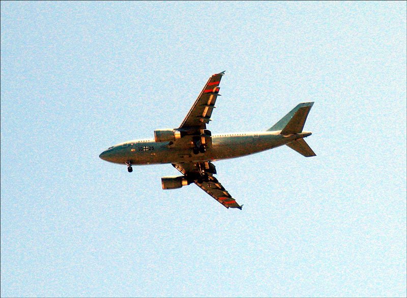 Kleine Farbspielerei zum Bild ID 4110: Airbus A310-304 Nr. 1025 der Bundeswehr Luftwaffe  im Landeanflug auf Dresden-Klotzsche; 06.05.2008
