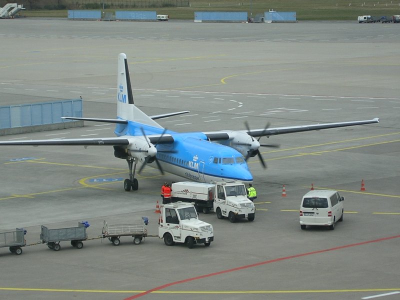 KLM , 2 motorige Propeller Maschine in Kln Bonn Flughafen.(12.04.2008)