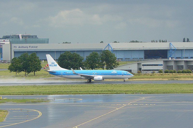 KLM PH- BXV Boeing 737-8K2 fotografiert in Amsterdam Schiphol 20-07-2008.