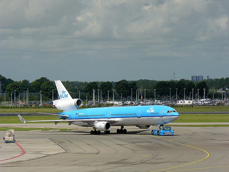 KLM PH-KCA MD-11 P fotografiert in Amsterdam Schiphol 20-07-2008.