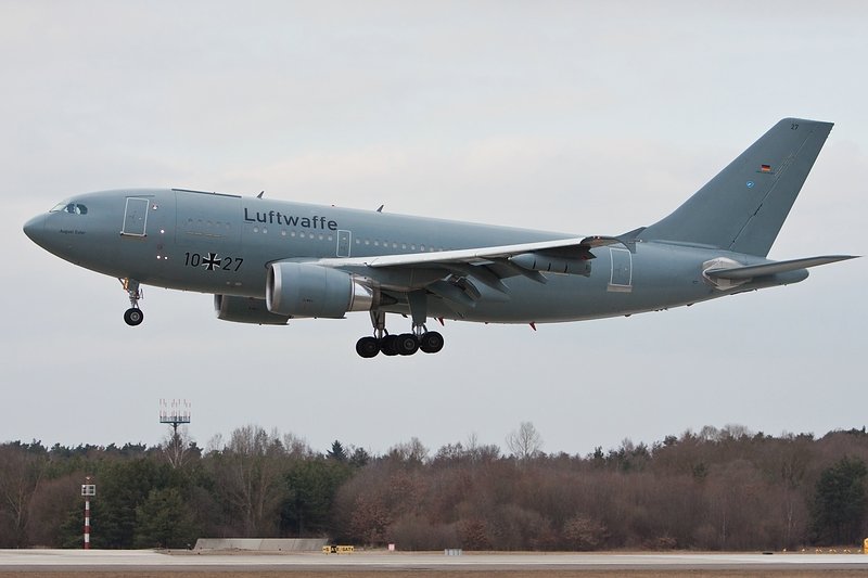 Landung Airbus A310/10+27/Tanker der Luftwaffe/ETSI/Manching/Germany