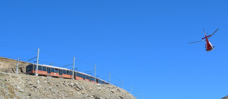 Links rattert der Zug, rechts knattert der Helikopter - trotzdem bot die Wanderung vom Gornergrat (3089 mM) zum Riffelsee  erholsame Entspannung. 
10.11.2007