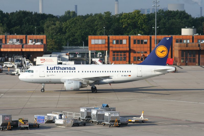 Lufthansa A 319-114 D-AILF  Trier  am 12.09.2009 auf dem Flughafen Berlin-Tegel