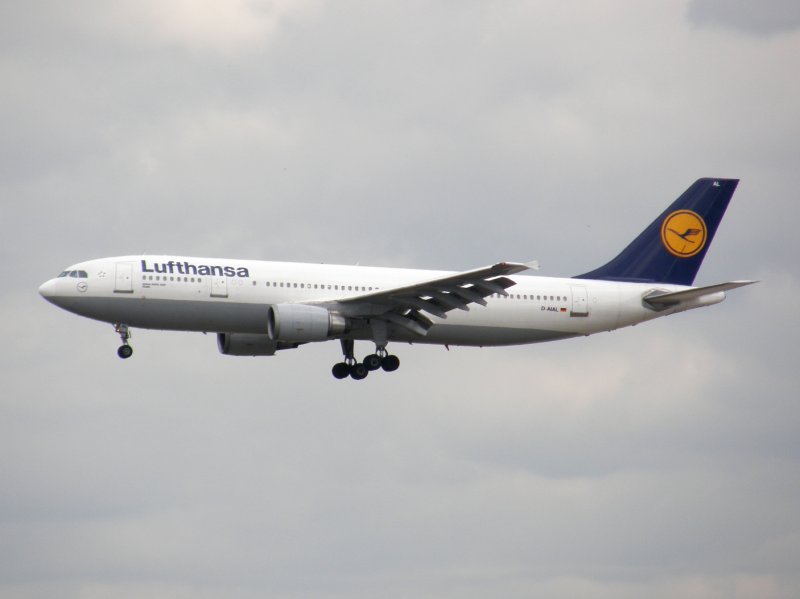 Lufthansa Airbus A 300 B4-603 bei der Landung in Frankfurt am Main am 16.07.2008