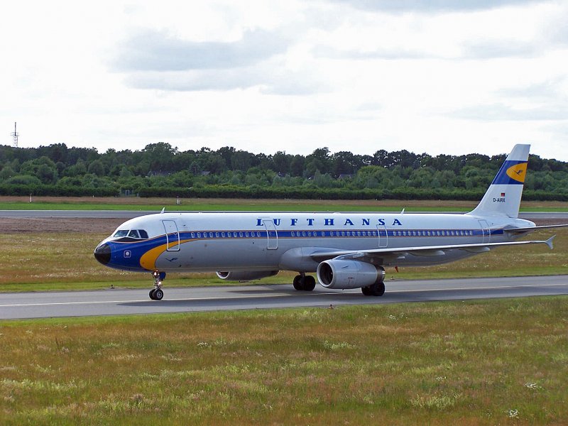 Lufthansa Airbus A321-131 
D-AIRX Lufthansa retrojet 
