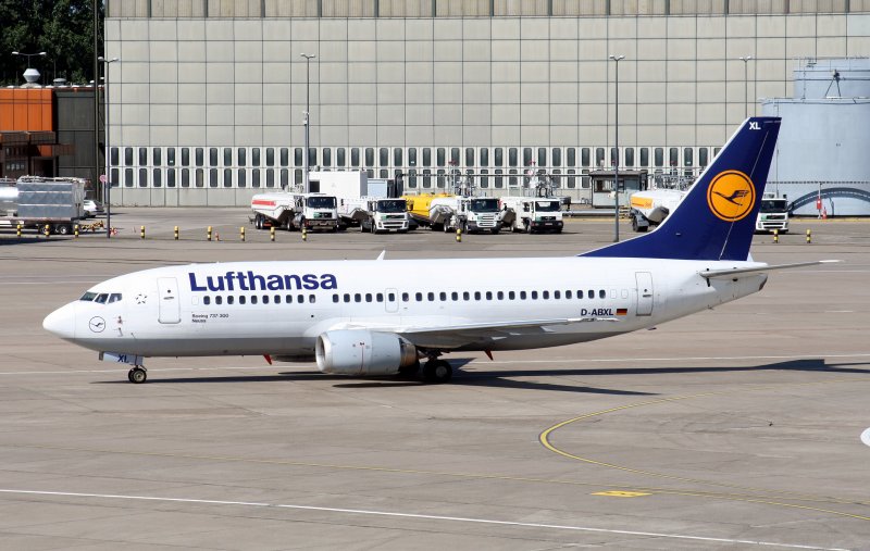 Lufthansa B 737-330 D-ABXL  Neuss  am 14.06.2009 auf dem Flughafen Berlin-Tegel